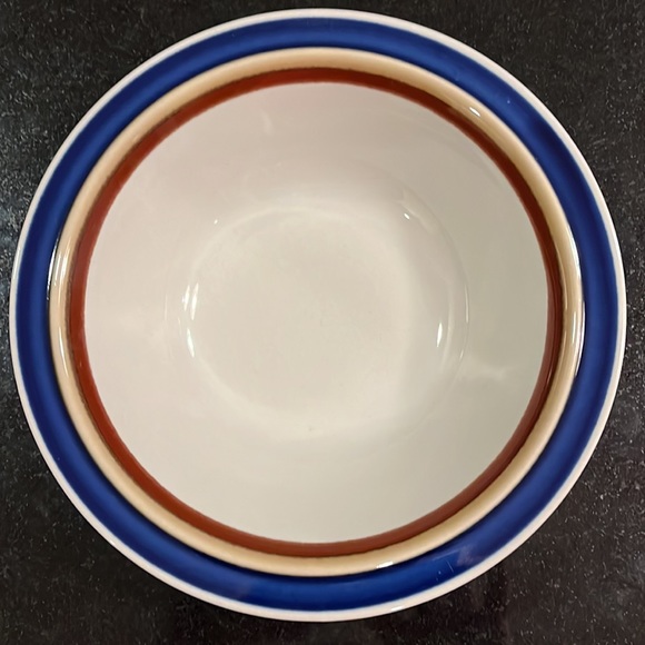 Mikasa Stoneware MW150 Imperial Blue Cereal Bowl - Set of 4 - Picture 4 of 6